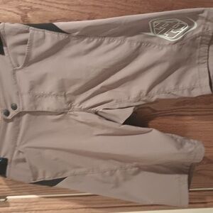 Troy Lee Flowline biking shorts no liner